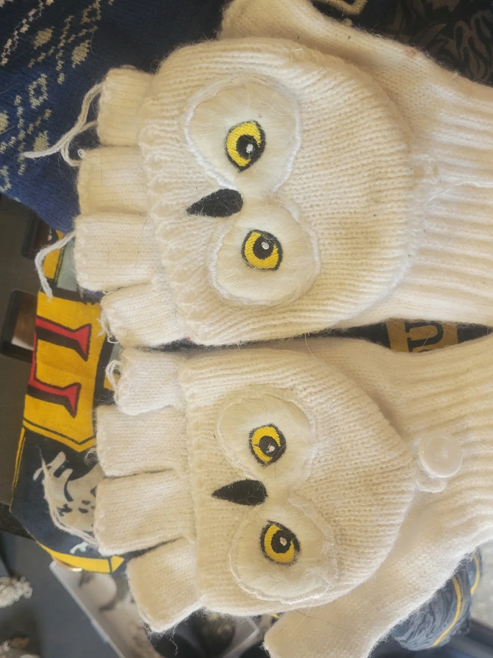 Kids Blue & Grey Harry Potter Ravenclaw Owl Mittens and Pom Pom Beanie Set